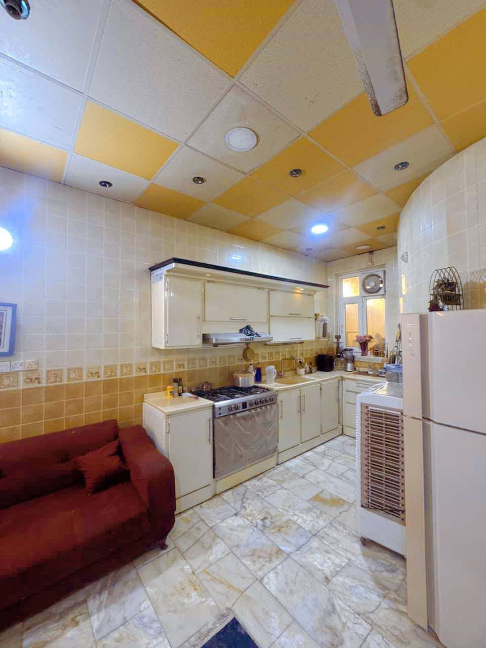 ❗عـرض❗
...................... 
★ للبيـع..... للبيـع 
يـوجد دار حـي العدالـه مسـاحـه 200م منطقـه الـ35  شـارع 15 .  طـابقين غرف نـوم عدد 4 صالـه عدد 2
 مطبـخ . واستقبـال صحيات 4 .. بناء نظيـف جداً ارضيـه مرمر . الاستفسار الاتصال بنا على الرقم التالي أو زياره مكتبنا أبو زيد الكنبي شارع الجنسية ***********
