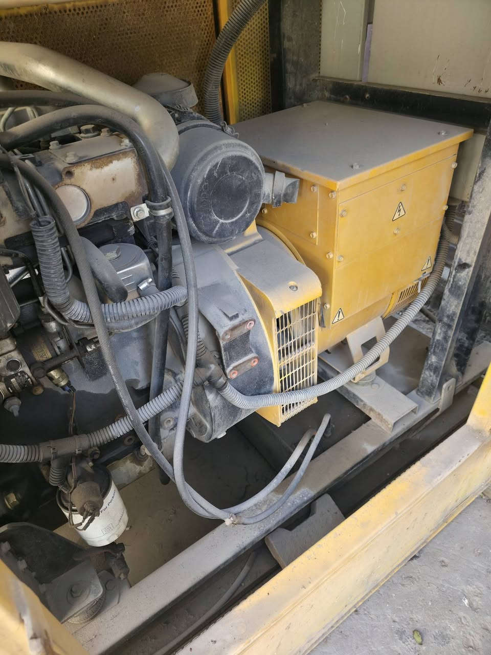 للبيع مولدة كهرباء نوع بيركنز
مولدة بيركنز أصلية بحالة جيدة، شغالة ومجربة.
مناسبة للبيوت والمحلات والمشاريع.

🔹 النوع: بيركنز (Perkins)
🔹 الكابين: عازل للصوت
🔹 التشغيل: جاهزة للعمل
🔹 الحالة: جيدة وما تحتاج تصليح

📍 الموقع: بغداد
💰 السعر: 32 ورقة

للاستفسار الاتصال على الرقم:***********
