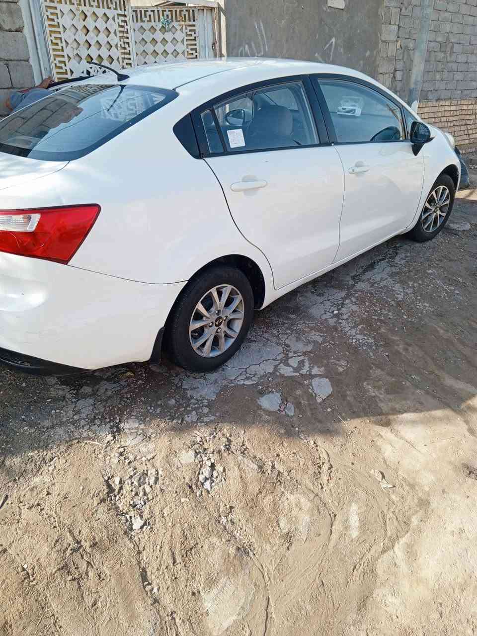 سلام عليكم سياره البيع كيه ريو  مديل 13  كامله مواصفات رقم نكليزي تحويل ثاني يوم سنويه ل28 سياره جاهزه مكينه او كير او حداديه مكفولات ضربتهه جاملغ او بنيت اصليات بدون صبغ  غرفتهه حلوه مكان ناصريه مركز لاستفسار ***********
