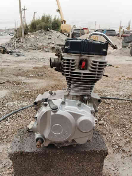 محرك دراجه للبيع جاهز دكت هندر يشتقل مايبخر غراضه موجودة الصفاحيه ومالت الهوة موجودات مكاني الزبير رايدة ب100وبيه مجال وهاذا رقمي حتى شاصي ايراني عندي اريد ابيعه هاذا رقمي ***********
