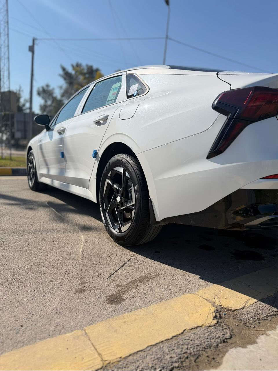 السلام عليكم
اخوتي الطيبين كيا كي فايف k5 موديل 2025 وكالة الدوليه بعدها زيرو مغلفه ppf من طلعتها من الشركه  ب800دولار ودوشمت داخل ورضيه جلد 400 دولار السياره معتني بيها من الاخير
4تبديلات دهن مجانية فول قمارة حديد بغداد 
بسمنا

سيارة ماشية الف و700احقيقي بعدهي داخل الضمان 
 صياناتها كلها بالشركة تخم تاير جديد صدر شركة سيارة كفالة من الصبغ والضربة والتبديل 
الاستفسار

‭0771 467 3844‬
