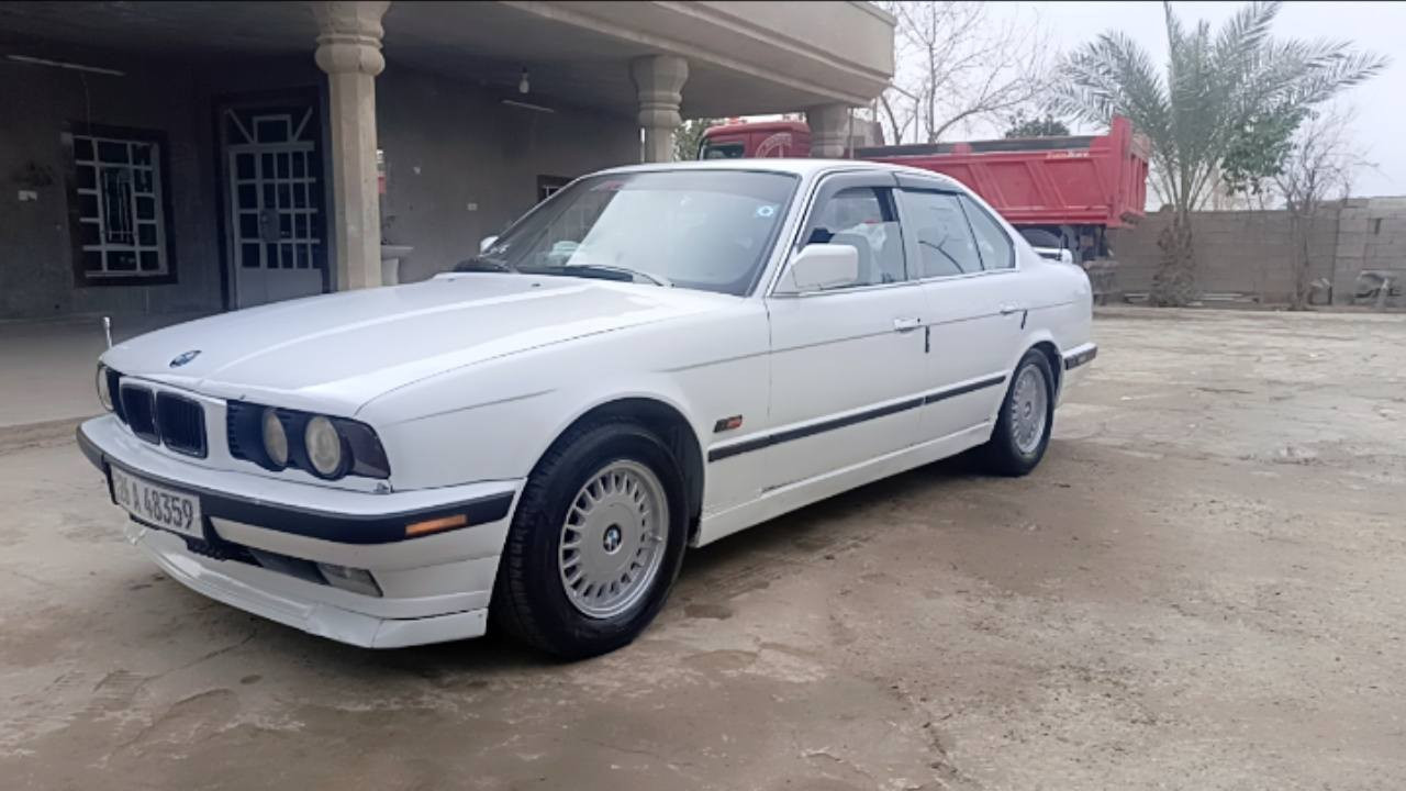 بيم حجم 535 سياره بسمي العنوان صلاح الدين مكشيفه مديل 1989 سياره صبغ عام فرن صدر عايزه تعبان تبريد مابيه محرك نضيف كير نضيف  نفس الي بصور عايزه ترتيب الداخل بطاريه جديده سنتر لك سعر 42وبيه مجال وذا مراوس حسب القناعه *********** فقط تصال
