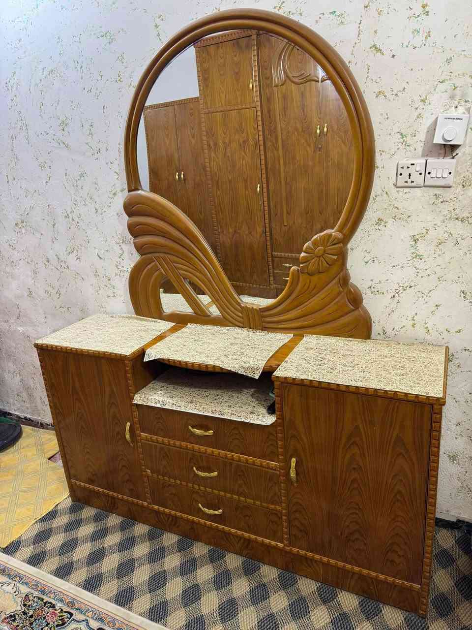 السلام عليكم 
غرفة نوم مستعملة صاج صناعة عراقية 
مداريها وكلش نظيفة  وتكمة تجي وتشوف بعينك
السعر مليون و250
 تجي للبيت وتشوفها 
مكاني بغداد-الشعب


**إذا كنت صاحب هذا الإعلان وتريد حذفه لأي سبب، رجاءا أرسل رسالة إلى الدعم الفني**