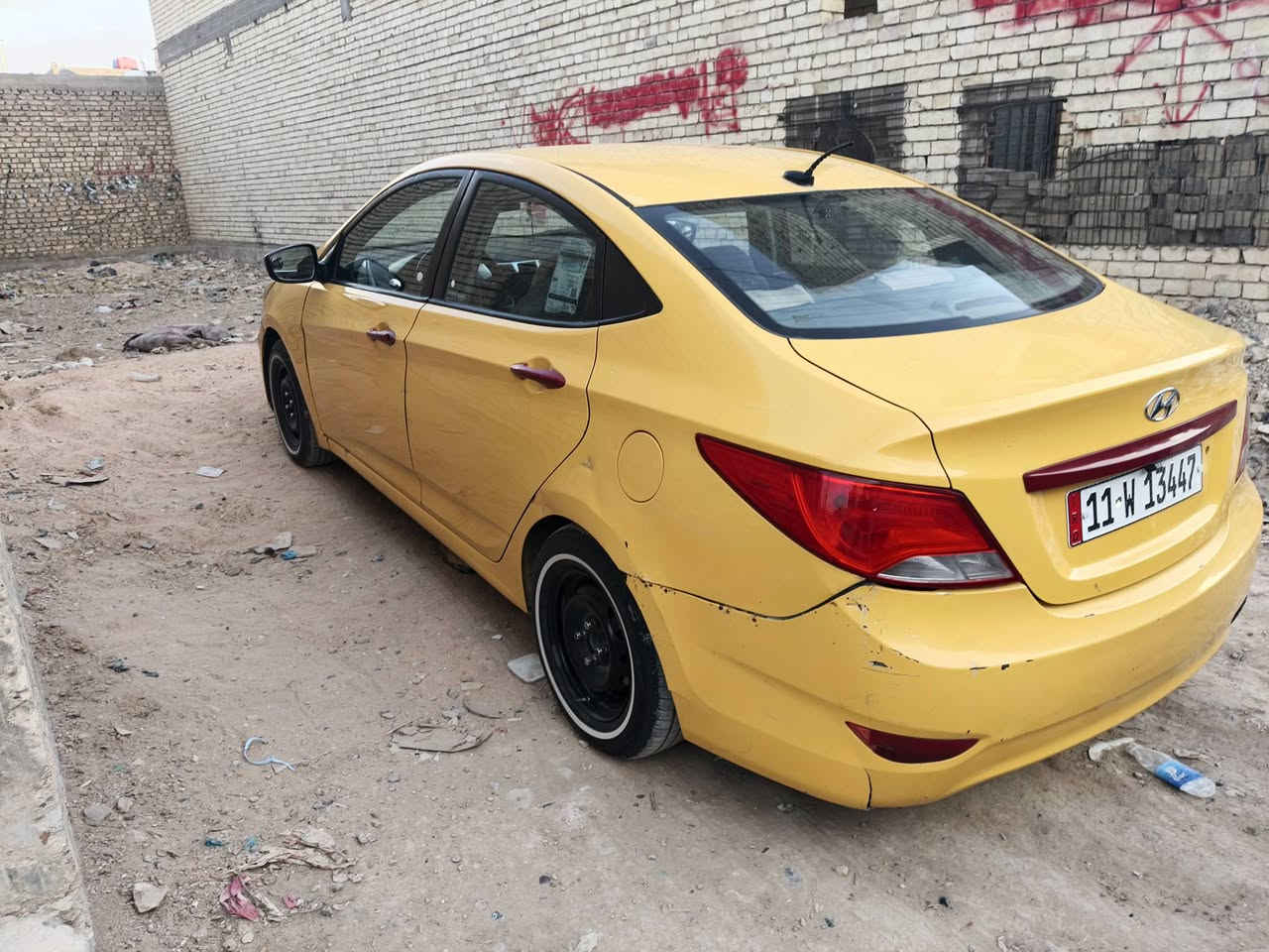 اكسنت موديل 2012
حادثها جاملغ صدر فقط كلها ليبل واحد 
سياره جاهزه كبل بوجهك الشغل 
دوانز ماكو ع بانزين العادي 
السعر 75 وبيها مجال حك الجيه فقط
الرقم  
***********
***********
