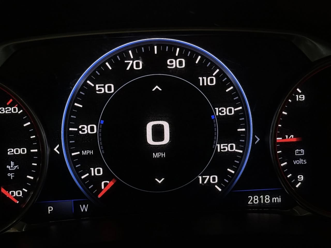 #المركبة : شيفرولية بلايزر موديل 2024 فئة ار إس  RS ( أعلى فئة ) فول مواصفات لون ابيض لؤلؤي
#عداد_المسافة : 2 الف ميل حقيقي ( زيرو )
#الضرر  : مياة امطار
#الرقم : بغداد

#المواصفات : 

▪️السيارة : شوفرليت بليزر ار إس BLAZER RS
▪️الموديل : 2024
▪️المحرك : 3.6L (ستة سلندر) 
▪️حجم الويل : ويل كب اسود اصل حجم 20 مع طقم تايرات كونتينتال بحالة ممتازة
▪️لايتات زينون عالي وناصي مع حاجب LED
▪️بصمات عدد 4 للابواب مع بصمة تشغيل
▪️كامرات محيطية برؤية 360 درجة
▪️رادار امامي مانع تصادم
▪️حساسات الأنحراف عن المسار
▪️رادار جانبي (نقاط عمياء)
▪️حساس خلفي
▪️كشنات السيارة جلد اسود مع تطريز ازرق اصل
▪️تحكم فول كهرباء لكرسي السائق و الراكب
▪️كشن ذاكرة (خزن ميموري) لكرسي السائق
▪️شاشة الدشبول حجم كبير (ايباد)
▪️تبريد قطعتين امامي وخلفي
▪️تدفئة لكشنات المقدمة
▪️جنطة كهرباء
▪️تشغيل عن بعد
▪️سايد بريك دكمة
▪️سستم صوت BOSE 
▪️تحكم ستيرن جهتين بلوتوث وحاكية وكروس سرعة وتحكم صوت 
▪️نظام ABS مانع انزلاق

السعر المطلوب : 230 ورقة مع المجال
 
الاتصال على : ***********

معرض سما دبي لتجارة السيارات والمزادات الامريكية
النجف - المدينة المائية -مقابل حي الجامعة
اهلا ومرحبا بكم
