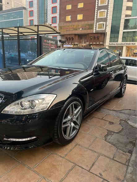 2012 Mercedes-Benz 2012 · Wagon · المسافة المقطوعة: 100000 كم

مارسدس s500 خليجي موديل 2012
فول فول مواصفات 5 بردات
سيارة جديدة جدا

السعر31$ وبيه مجال 

التفاصيل والمواصفات 
بردات كهراباء 
- 5 كشنات تدفئه 
-كشنات مساج
- ايرباك عدد 18 تكم وكشنات 
- لون بيجي مع سقف سلايت 
- سيدي جنجر 6 أقراص مع نظام تشغيل Dvd +mp3 +awx+ اوديو +مع كارت ريدر + بلوتوث
- تبريد أمامي خلفي والتكم الخلفيه
-ناظور ليلي 
- 4 بيبان شفط مع صندوق كهرباء 
- رقم اربيل الجديد باسمي
- 3 شاشات + ميز طعام
- ستيرن كهرباء
- 4 كوشنات كهرباء مع خزن حسب الوضع Vip
- جكات كهرباء حسب رغبه السائق تصعد وتنزل 
- حساسات أمامي وخلفي 
- مرآة الجوانب عاكسه للضوء 
-مع غلق المرآة الجانبية عند الأغلاق اوتو 
- نظام الهولد عند التوقف 
-لايت زنون عالي ناصي شركة أصلي
- 
- ثلاث أنظمة للقيادة S/C/M
-البيبان الخلفية لارج الحجم الكبير رئاسي
- أحزمة الأمان يأخذ وضع قياس الجسم كهربائي 
طبعاً اكو بعد مواصفات بل نسبه للجناية يعرفوهة
ماشيه 100 كم حقيقي 
السيارة مابيه اي نقص 

ملاحظه / السياره بيه صبغ  شبر يم قبق البانزين 

مكان السياره بغداد السيديه
رقم *********** بغداد

