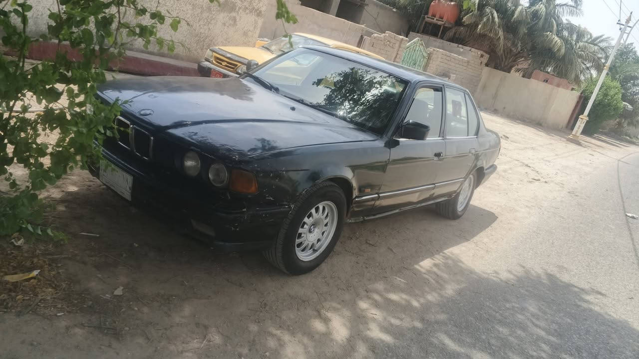 بي ام دبليو سياره بلاد سته سلندر جاهزه السعر 35وبيه مجال قليل مكاني ناصريه رقمهه نجف وهاذه رقمي ***********
