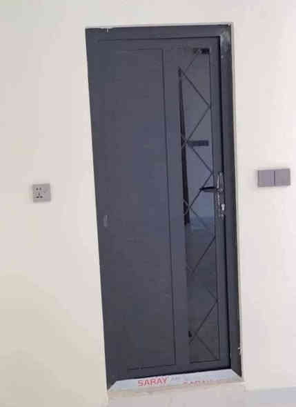 عمل أبواب bvc والأمنيوم بأسعار مناسبه المكان الصوفيه قرب مدرسة الكوفة الابتدائيه للتواصل ***********
