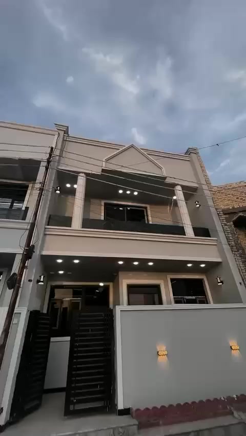 السلام عليكم
فرصه استثماريه للبيع 
دار مساحه 100متر الواجهه 6وربع ونزال 16متر 
الموقع :الدوره البو عيثه مجمع العدل الاول 
جنس الارض :طابو زراعي سند 25
يحتوي الدار على ؛
ثلاثه غرف نوم واستقبال وحولي عدد2
حمام عدد2
عمل الدار درجه اولى جدران مطبخ وحمام الواح وارضيات بورسلين 
بايات الدرج مع مدخل الدار مرمر 
الوايرات المستخدمه عقبه اردني 
بواري الماء فورمال تركي 
النقاط الكهربائيه بترا 
جميع الشبابيك وابواب الحمامات سراي تركي عدا البيتونه
باب الاستقبال الخارجي قاصه تركي 
الابواب الخشبيه الداخليه تركي نوعيه جيده الطابق الأرضي سقوف جبسن بورد
ضمان الدار بعد البيع 6أشهر من تاريخ البيع 
للاستفسار الاتصال او مراجعه اليوسف للاستثمار والتطوير العقاري مجمع العدل الاول 
***********/***********
