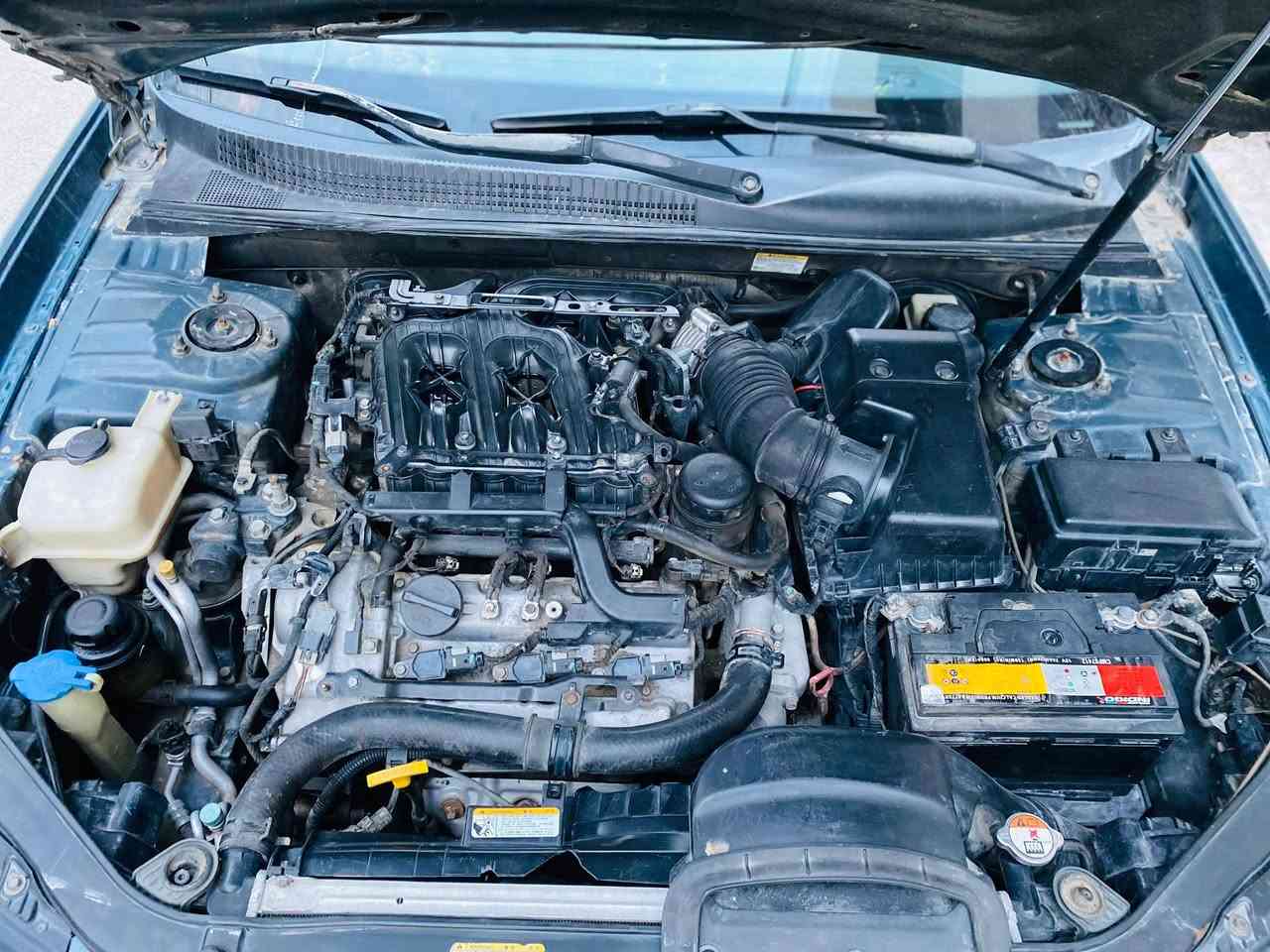 السلام عليكم
سوناتا وارد امريكي موديل 2006  مكينه 3300 بيها رواجز كير ومكينه مكفول تحكم مري تدفئة كشنات كشن السايق كهربائي تدفىه تبريد كهربائيات كلها شغاله مصبوغه عام حادثها خشم الجاملغ الايمن بدون دواخل وبيها طخه الباب الوره السايق اموضح بلصوره تخم تاير جديد صدر جديد سياره متروكه 5 اشهر يرادلها ادامه 
مكاني بغداد الكماليه سعرها 75 وبيها مجال بسيط اتصل ع ***********
