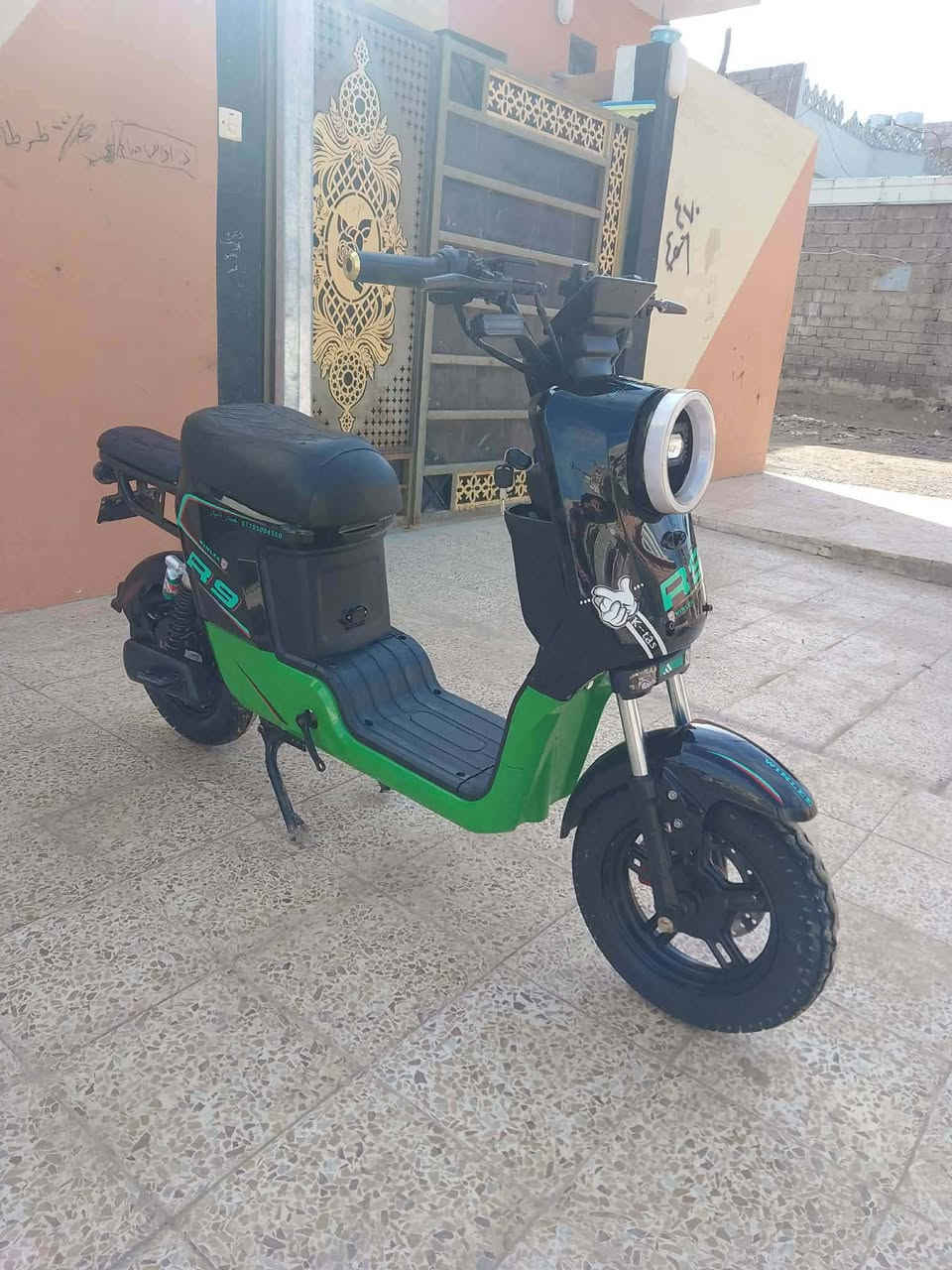 سلام عليكم ماطور للبيع R9 2025 لايت عالي ناصي لد 7الون دبل اشاره 5بطاريات دبل بيهم نفخ غراضو كامله موجوده سله مرايات جفات تكوه السعر 320 للتوصل خاص او عل رقم ***********
