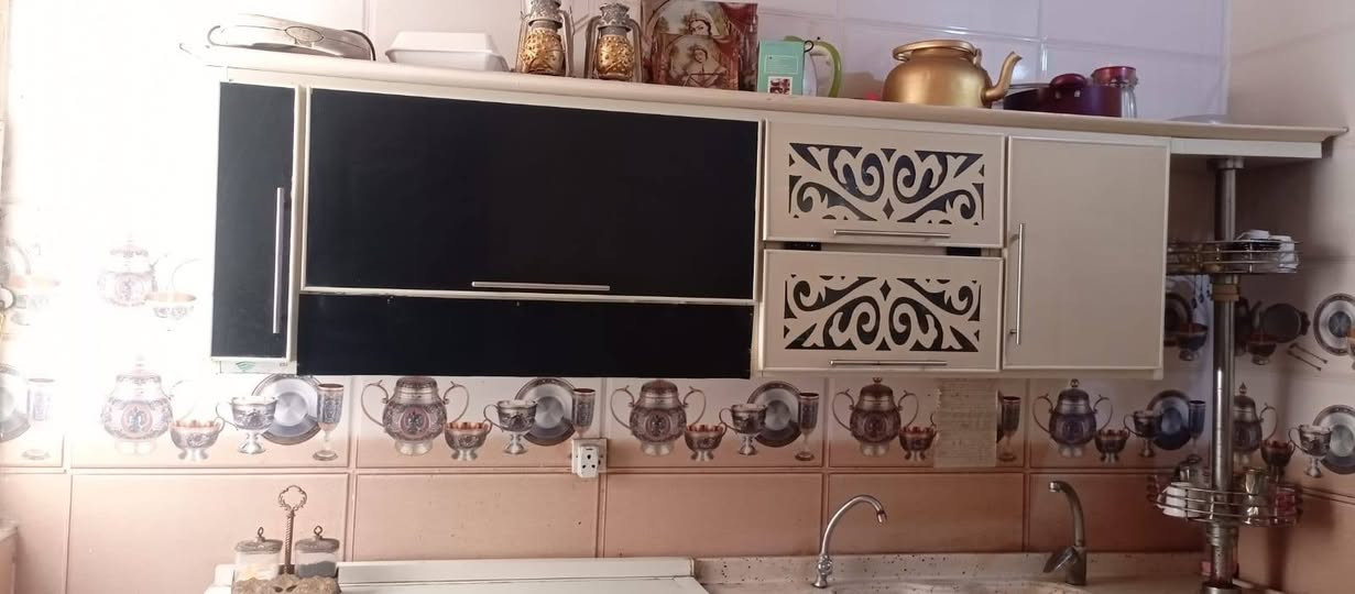 غرفة نوم اخشاب وقنفات للبيع ***********
