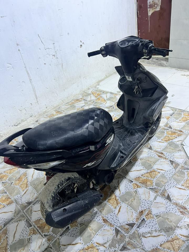 سلام عليكم ماكس مضلع ياباني بلاد مامفتوحه وابيع هيج عل وصخ مو اغسل وأكول جديده دراجه محركها اخرس وترايك وين ماتريد سعرها خاص ومكاني بزبير ***********
