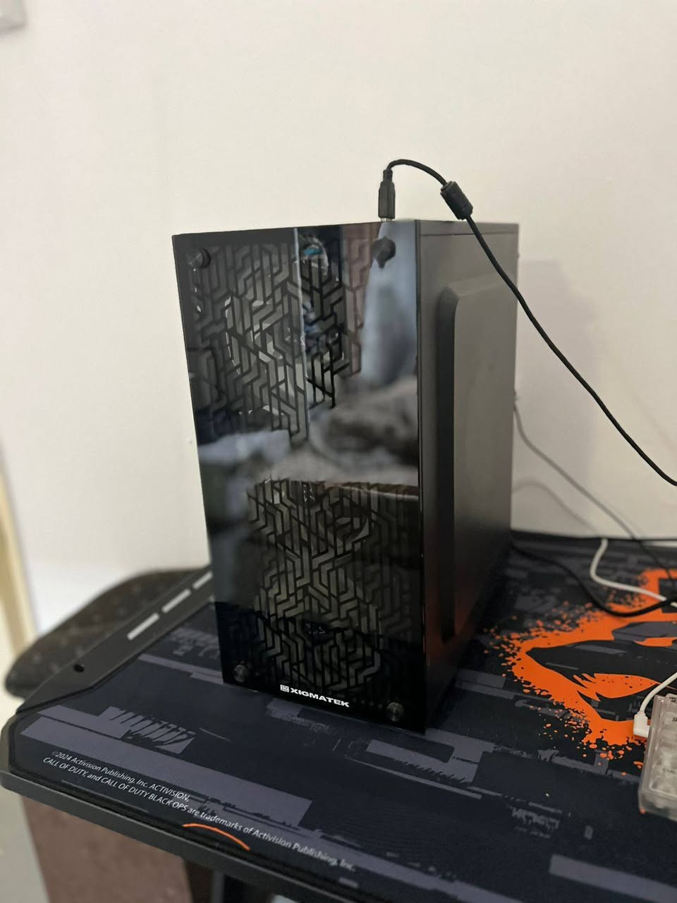 CASE: XIGMATEK NYX ARGB   وبيهة مجال للبيع ب2400
***********
PSU: FSP HYPER K. 600 W 85)

M.B: GIGABYTE HSTOM K DDR4 1700 LGA 

CPU: C5 14400F 2.5/20M 10C TRAY FAN COOLING : AIR SNOW/MAN MXA RGB

RAM : DDR4 KJT 2x8GB 3600 CORSAIR VENGEANCE RGB RS

M.2 : 256 NVME

SSD : 1.0 TB LEXAR

GPU: VC NVD GIGABYTE RTX 4060TI GAMING OC 8/128

Monitor: odyssey g3 (165hz)

Headset: Hyper x cloud ii (new) not open box 

Mouse: redragon (بس نطيني شسمه الفيرجن) 

Keyboard (redragon fizz)

Desk: Call of Duty BLKOPS6-RAPTOR-R RGB

Chair: normal gaming chair (صيني)

Ups: 1kv online
