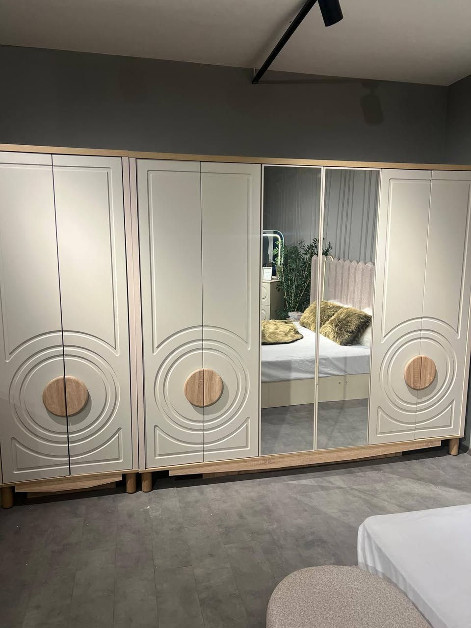 *تم  وصول موديل *كانتري الأنيقة*
10قطع 
قياس الكنتور 340سم
سرير مخزن
ضهر بلوك 
اناره  بل سرير 
اناره بل ميز تواليت 
 طابوريا بشكل جديد   
 شغل فول درجه اولى 
معمل الاصلي
  السعر  *مليون و 630 الف
نقل وشد مجاني داخل بغداد محافظات 75 الف
للحجز ***********
#العراق #اكسبلور_فولو #إكسبلور #مشاهير_العراق #اثاث #كربلاء #الموصل #البصرة #الناصريه #بابل #الديوانية #ديالى #النجف #بسماية #مول_المنصور #واسط #اثاث_مودرن
