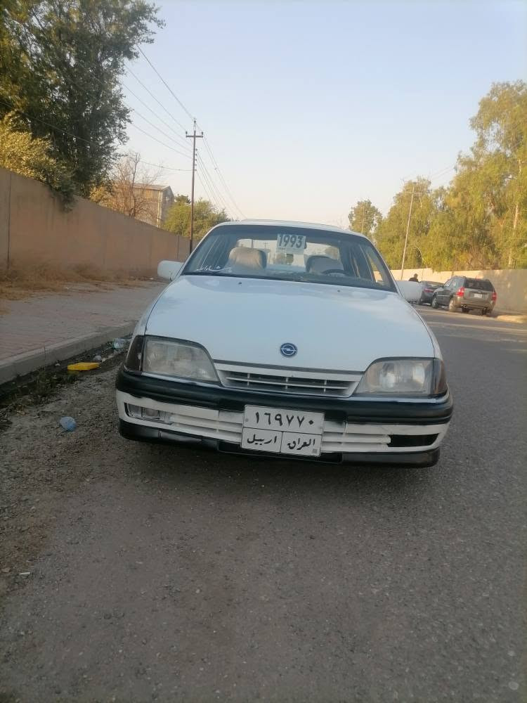 ئۆپڵ ئۆمیگا مۆدیل 1993 مەکینە 20 کەپس 
گیر عادى سلايت كارەبايى جام كارەبایی ویل عەسير بێ لێدان و بێ سبوغ بةناو خۆمە وەکالەش دەکەم  سەنەوی 2 ساڵ بەسەر چووە
توندو تۆڵە .
سحرى 37 ومجاليكى كەم 
*********** ديبيس, كركوك
