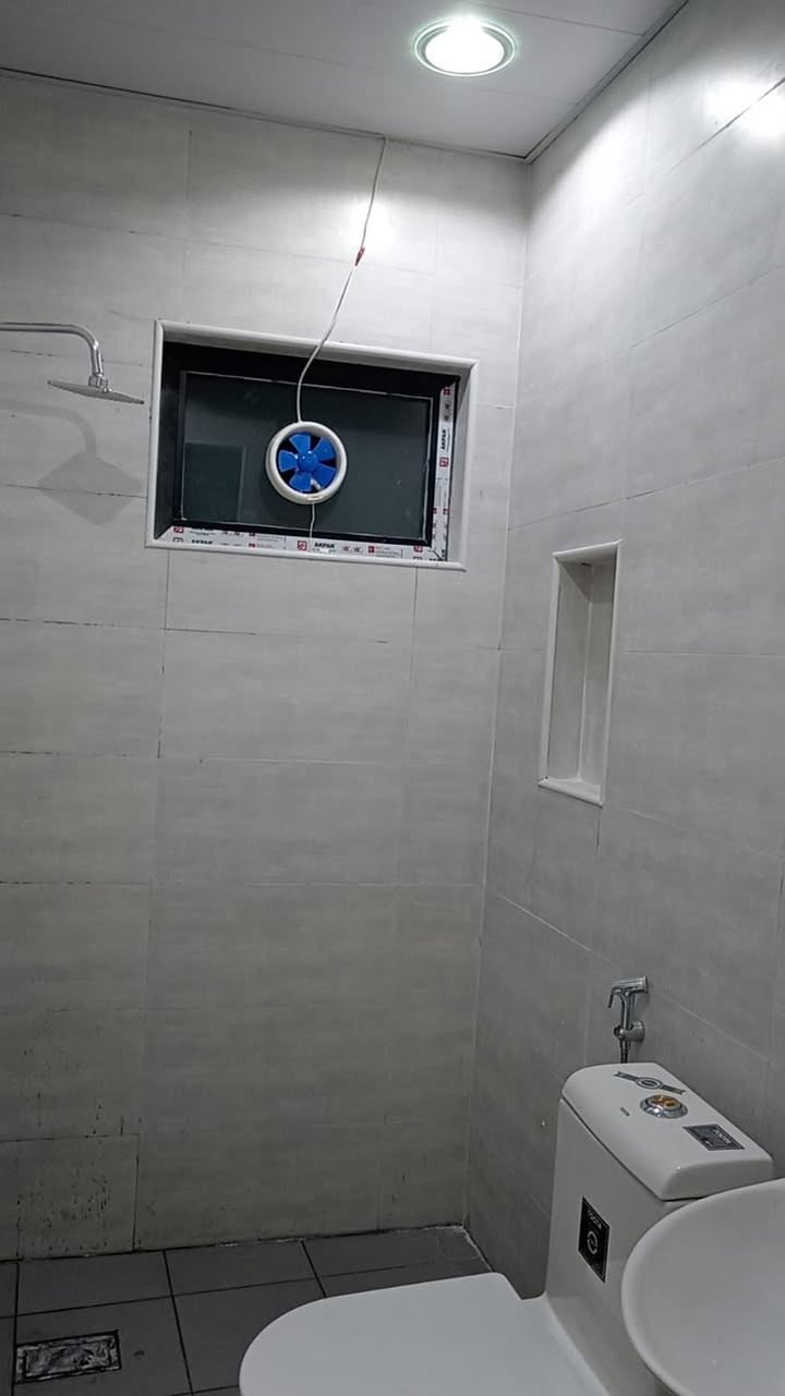 بيت للايجار جهاد المساءلة والعدلة زيرو ممسكون بناء درجةاولى مساحته110م غرفتين وصالة ومطبخ وخدمات وسطح ايجاره700قفل 
***********
