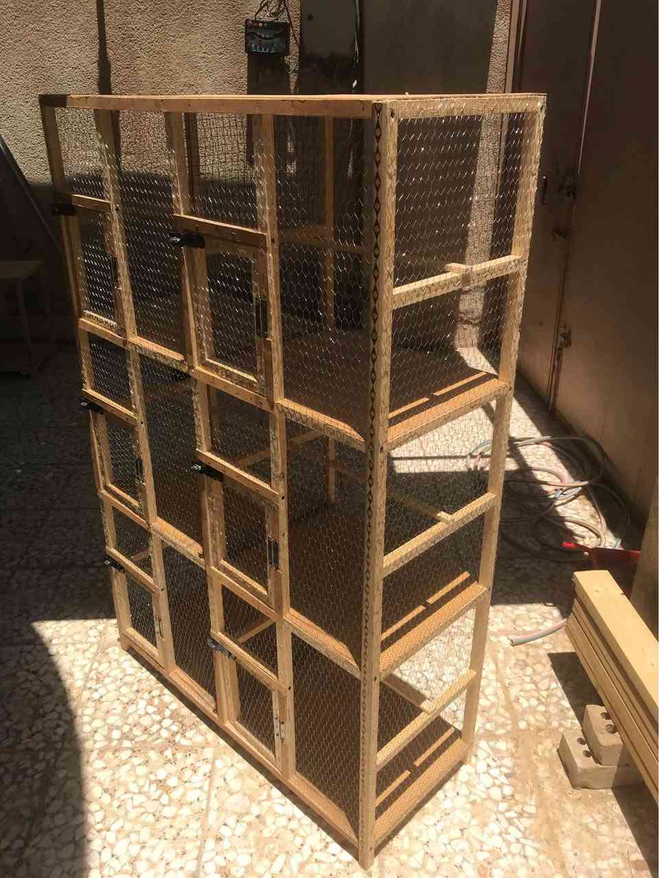 متاح قفص جديد6خانات الارتفاع155سم العرض متر النزال40سم/كربلاء *********** كربلاء, العراق
