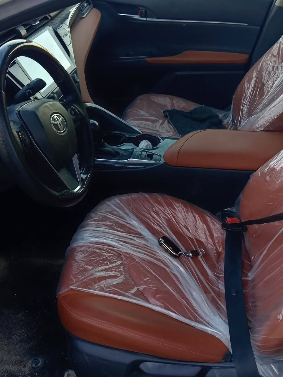 كامري 2020اصل محدث 2023 مصبوغه عام مكفوله من الضربه  مكاني نجف  كيرها بي خربطه ***********
