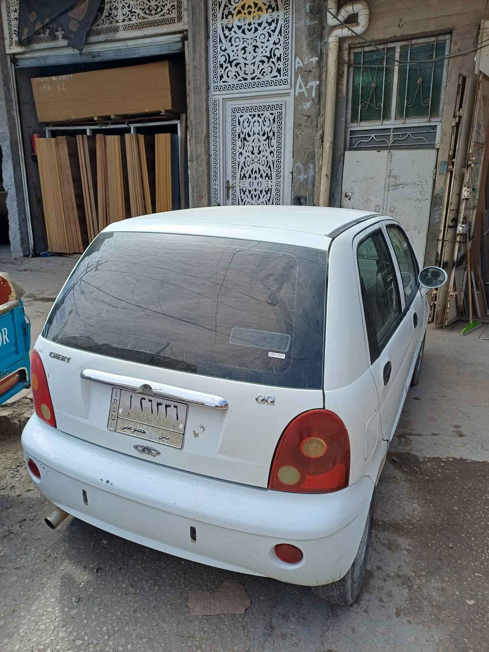 السلام عليكم
كيو كيو ٢٠١٢ كير عادي بلادي 
رقم بابل سنوية ما ساقطة 
بيها ضربة بلصفحة 
ما مكلوبة السيارة فقط ضربة مبدل بيبان ثنين 
وبيها ضربة خفيفة بلبجم 
كير وكينة مفولات 
حدادية جديدة
 كهربائيات شغالة 
تحويل مباشر 
السعر ٢٠ وبيها مجال 
مكاني بابل المسيب 
***********
