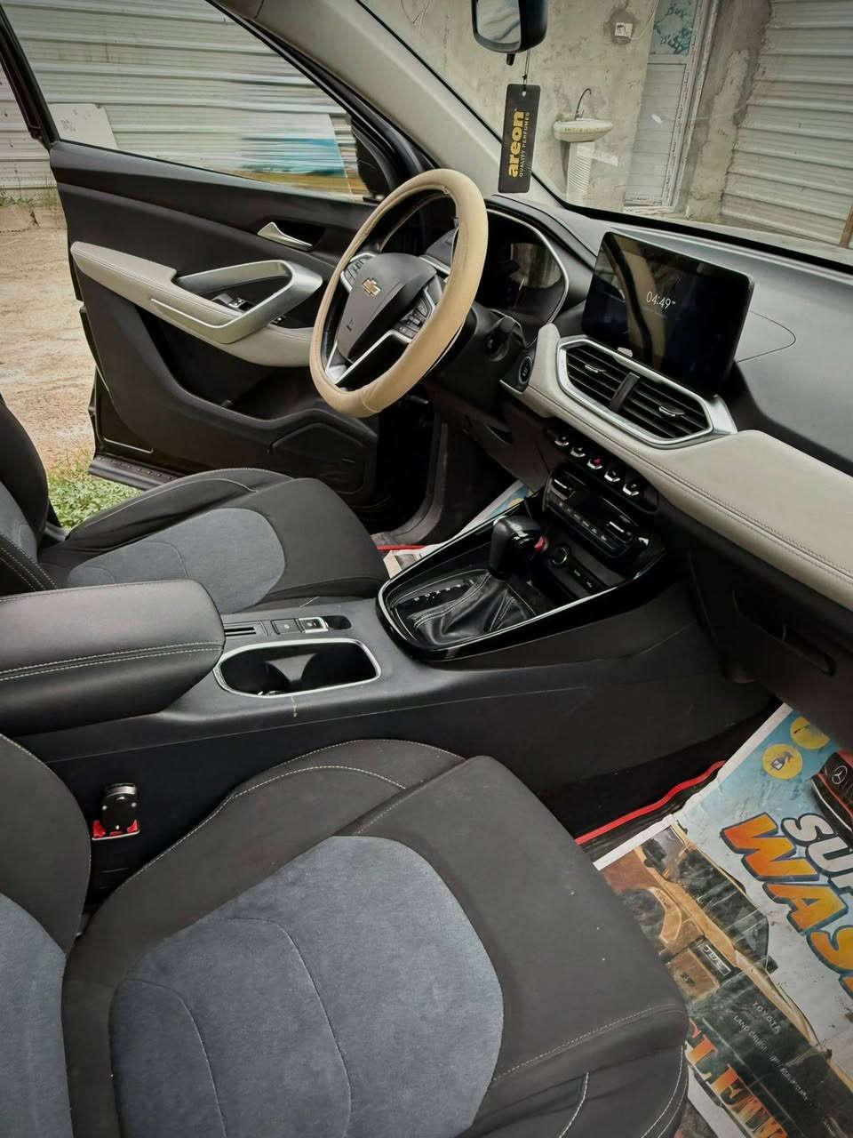 السلام عليكم
شوفرليت كابتفا 2023 فول مواصفات بريمير خليجي 
رقم بغداد الجديد 
4 سلندر محرك 1500 تيربو 
بصمة تشغيل وبصمة ابواب 
تدفئة وتبريد شغال كرسي كهرباء 
بنوراما اتشاير بل مري + مري شفط 
كهربائيات كلهة شغالة تحكمات ستيرن كروز سرعة 
ضررها شخط ب جاملغ والباب جهة الصدر صبغ فقط 
السعر 185 وبي مجال 
العنوان / بغداد الدورة 
للاستفسار / *********** / واتساب
