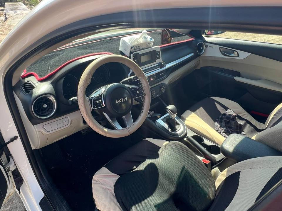 السلام عليكم
كيا سيراتو للبيع

موديل 2022

ماشية 130الف
محرك 1600 
نص مواصفات 

رقم أربيل بسمي

السعر 158وبيهة مجال

مكان واسط الصويرة

لاستفسار ***********
