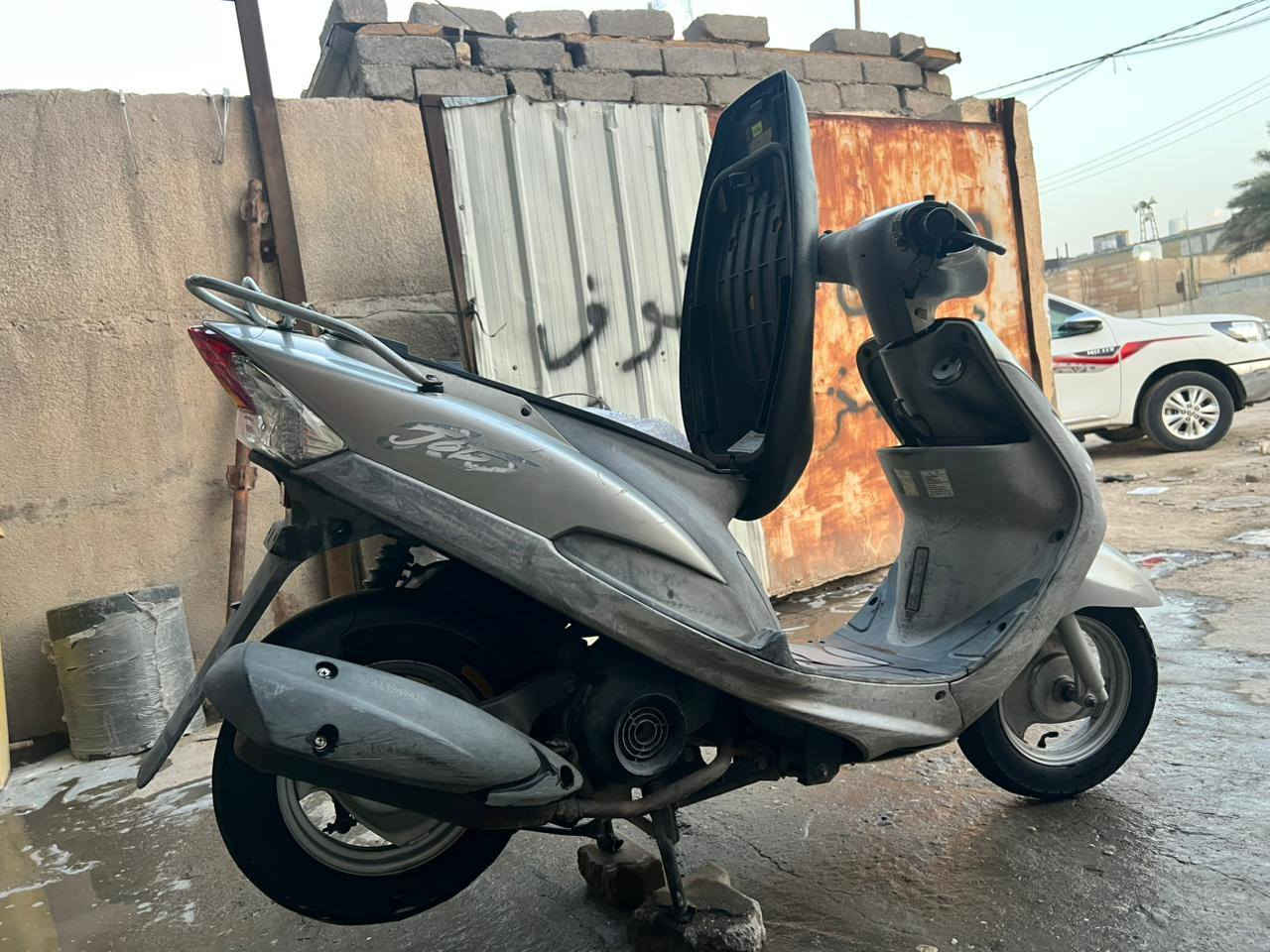 سلام عليكم
*ماكس منغولي*

*مديل 2009*

*لون رصاصي*

* ختم واحد*

*سوادات ملح*

*سويج عدد 2*

*سلف*

*هندر*

* لايت*

*اشاير*

*هون*

*فول نعومه*

*برغه مابيه نقص*

ملاحضه  نازله  صار  شهر  عنواني  ناصريه مركز
***********
