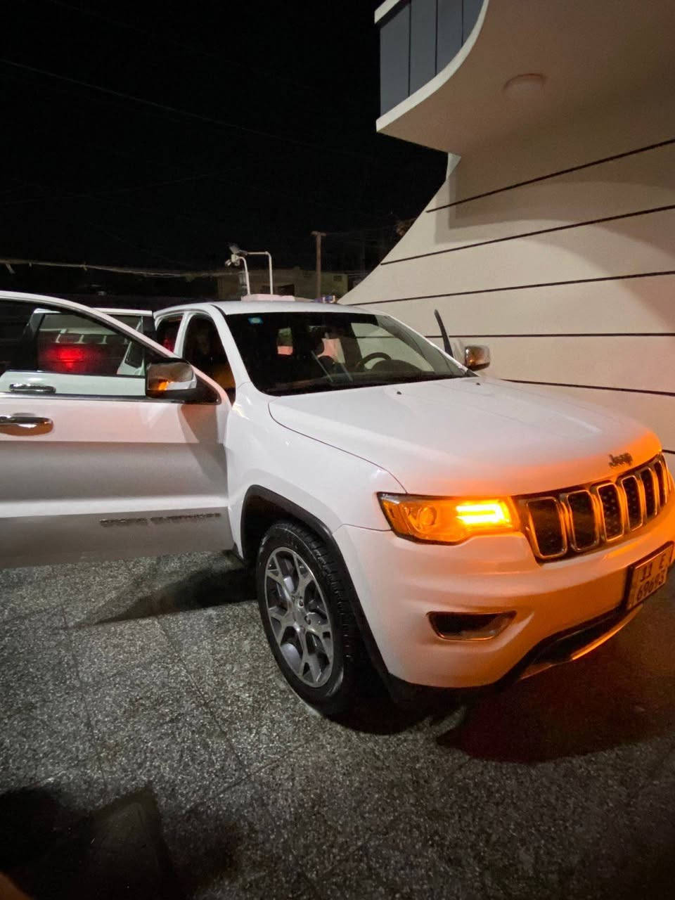 جيب لاريدوا موديل ٢٠١٥ وارد أمريكي بيه خشم جاملغ فقط صبغ صور الحادث بالمنشور محرك ٦ سلندر لوك رقم بغداد دولي جديد مواصفات فول بصمة كاميرا شاشة تبريد قطعتين لايتات زنون ويل كب نجمة كير محرك تبريد كفالة سيارة جديدة معنى الكلمة السعر ٢١٥ وبيه مجال ان شاالله عنوان بغداد للاستفسار *********** بغداد, العراق
