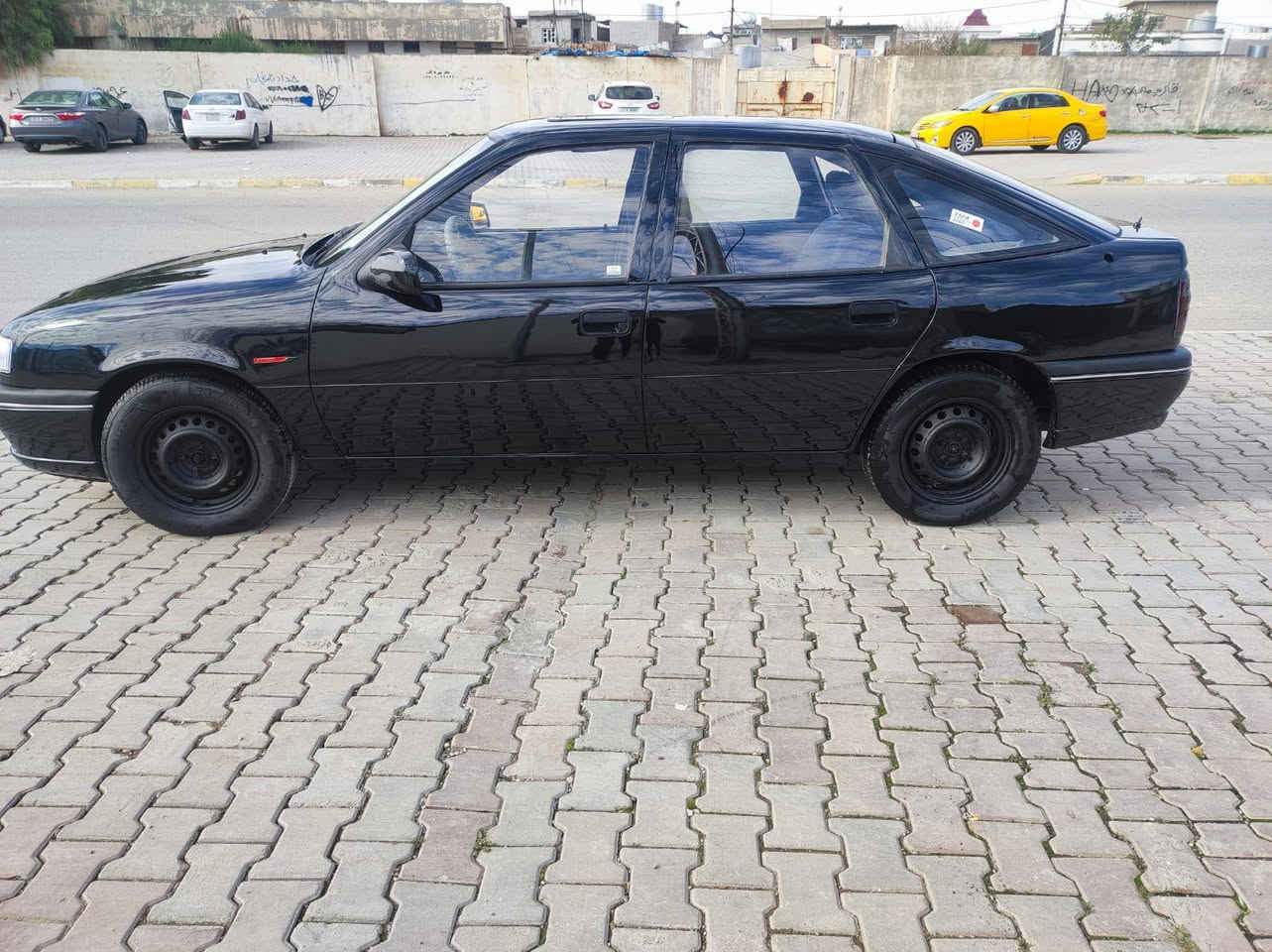 اوبل فكترا موديل١٩٩١ رقم كركوك سنوية مشروع وطني لغاية 2028 شهر 7 شرط تحويل .... أني مكلف بالنشر اتصل بالرقم صاحبها  ***********  ----  ***********
كير عادي محرك 20 ..... كوبون بنزين ⛽ موجود كير ومحرك شرط لاصرف لابخار صدر جديد تايرات جديد بطارية جديد كهربائيات كلها شغال دواخل كلش نظيف سياره لوووك كلش حلو ونظيف سعر ٣٤$ وبيها مجال شراي اتصل بالرقم صاحبها مكان سياره كركوك كركوك, العراق
