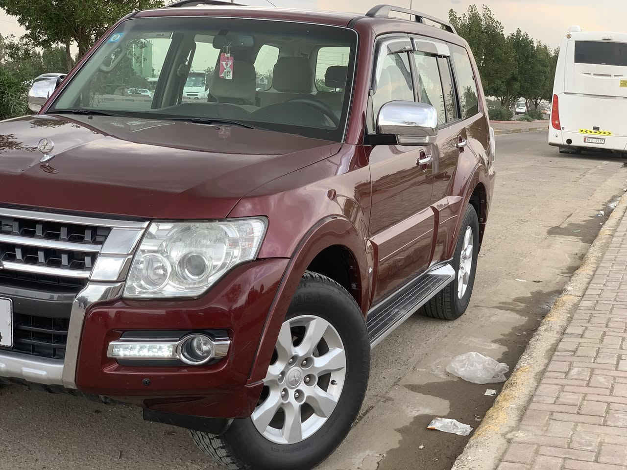 باجيرو للبيع مكفوله عام  موديل 2017بسمي كير محرك تخم تاير ترايك للبصره ماشيه 83
مكان السياره البياع حي الجهاد السعر 195وبيها مجال للطيبين ***********
