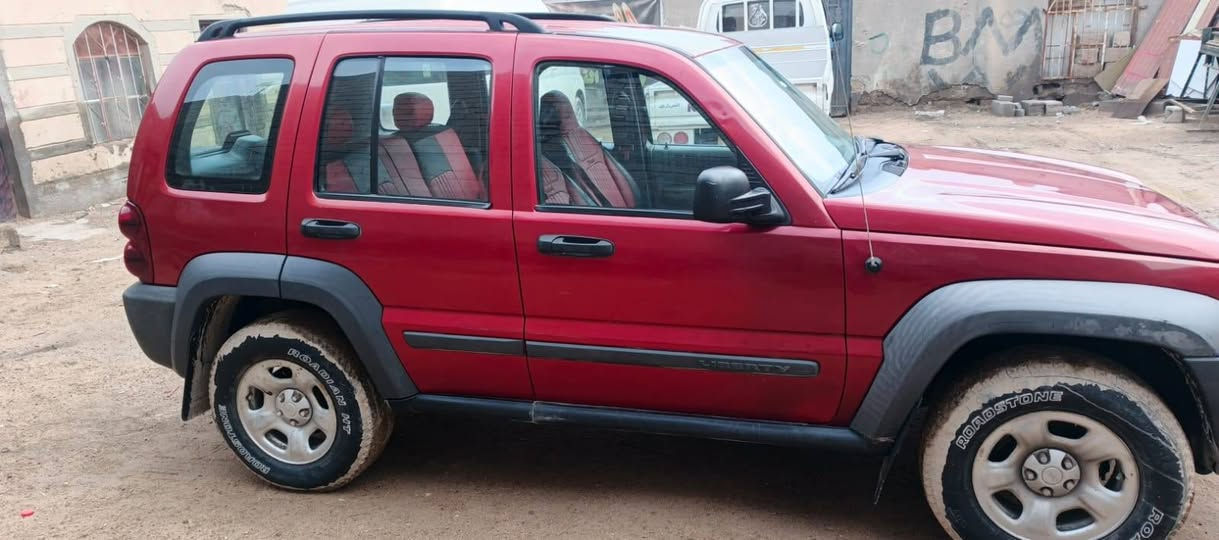 السلام عليكم جيب لبرتي 2007
جاهزه من كل شي بس المحرك خيط تبخير
السعر 75 بسمي تحويل مكان البصره هاتف ***********
