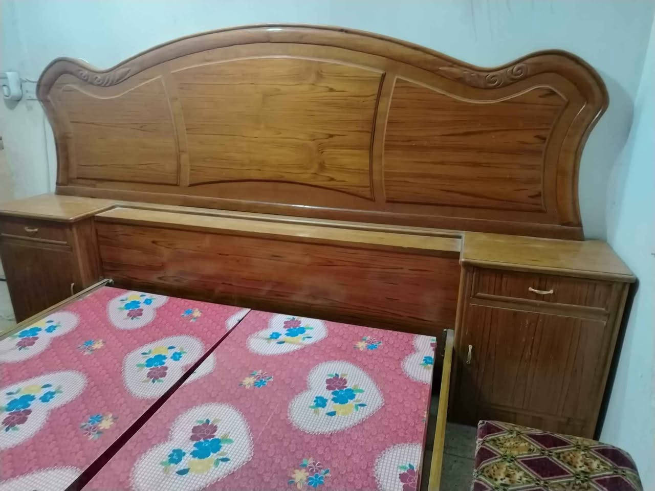 السلام عليكم
مكلف بالنشر..
غرفة اخشاب صاج تزكام للبيع..
السعر 750 وبيه مجال بسيط
العنوان حله شارع 60
للأتصال *********** حلة, بابل
