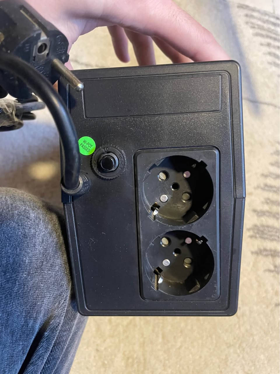 Ups 850w
محتاجلة فقط بطارية شغال
السعر 25 الف أربيل, العراق


**إذا كنت صاحب هذا الإعلان وتريد حذفه لأي سبب، رجاءا أرسل رسالة إلى الدعم الفني**