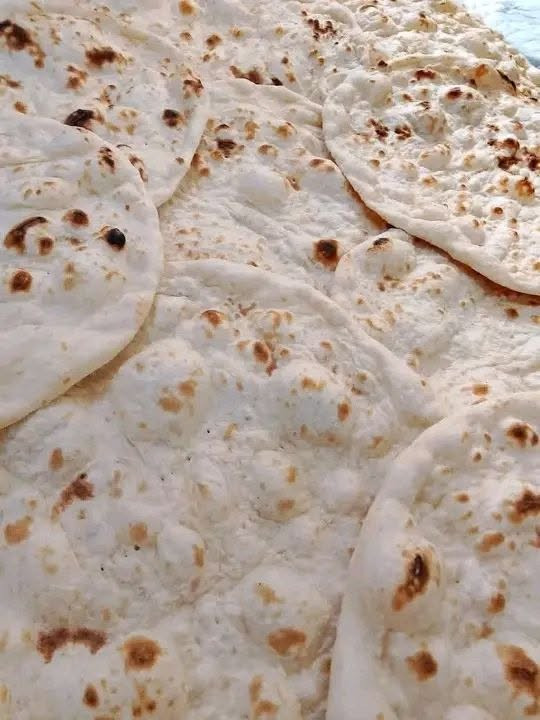 السلام عليكم 
يتوفر خبز صاج و خبز غاز 
إذا الطحين من عندي
خبز صاج 4 بألف 
خبز غاز4  بألف
طحين من عدكم 
خبز صاج 6بألف 
خبز غاز 8 بألف ونص 
يتوفر توصيل داخل الموصل
مستعدين لتجهيز المناسبات


**إذا كنت صاحب هذا الإعلان وتريد حذفه لأي سبب، رجاءا أرسل رسالة إلى الدعم الفني**