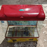 احواض سمك للبيع نضاف الشفاق سعره 20 الف والاحمر سعره 60 الف للتواصل 07...