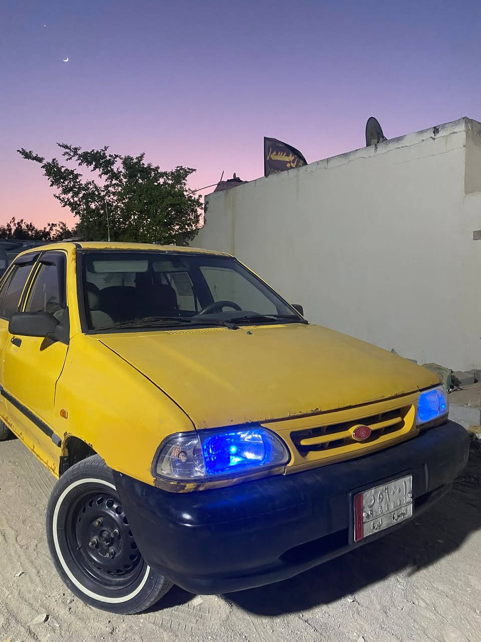 سلام عليكم
سايبه موديل( 14 ) للبيع
( مكينه وكير ) كفاله
بدون ضربه 
منضومة تبريد ب باكيت 
تبريد ثلج❄️ شرط
كهربأئيات كلها شغاله ماكو شي مايشتغل 
منضومة زنون عالي ناصي 
سنتر لوك اربع بيبان كلها شغاله 
دواخل جدد 
حداديه جديده 
سياره بلاديه وجديده 
راعيها يريد تحويل 
تحويل ثاني يوم 
تخم تايرات توه شادهن 
كيج حماوه وبانزين كلها شغاله 

السعر ( 24 ) وبيها مجال بسيط 
رقم الهاتف ( *********** )
عنواني ( البصره الزبير الشعيبه )
 الياخذها مايذب عليها ربع
