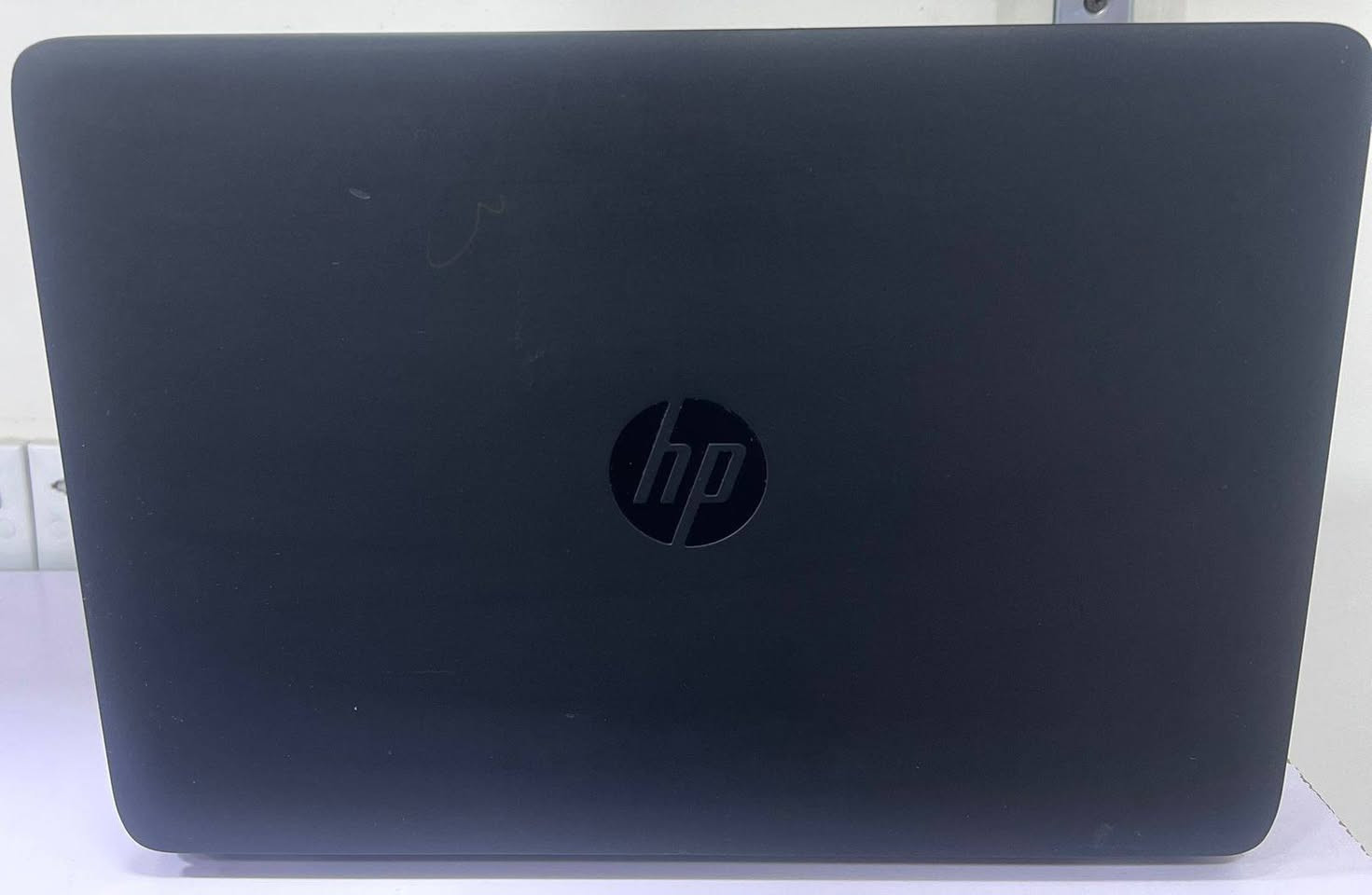 لابتوب جيل رابع رخيص السعر خفيف الوزن مناسب للدراسة والتصفح 
HP 840 g2 Ci5 الجيل الرابع
. 
السعر 145  الف مع التوصيل المجاني و الحقيبة
. 
النظافة شرط اخو الجديد وعل الفحص وين تريد 
……………………
 المعالج Ci5-4 th جيل رابع 
 ذاكرة الوصول العشوائي (الرام) 8GB 
 التخزين( الهارد) 256GB SSD 
كارت شاشة انتل داخلي  4GB 
 مقاس الشاشة 14انج
 كيبورد  عربي انكليزي
الرام والهارد قابل للتطوير 
…………………………………
*********** واتساب
قناتنا على التيك توك
tiktok.com/@user5714722715085
