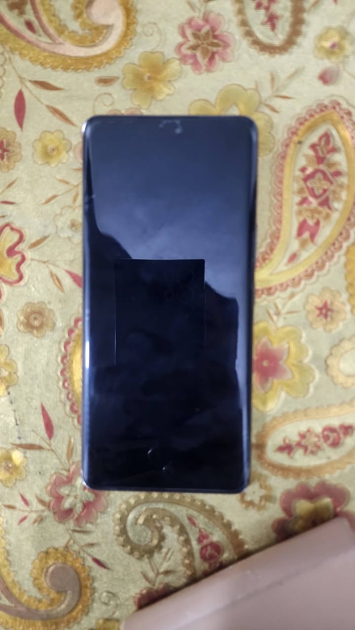 السلام عليكم
هونر X9c جديد
 استخدام قليل
اخو الجديد
 غراضه كامله
ذاكره ٢٥٦ 
عشوائية ١٢
نضافه ١٠٠
بطاريه ٦٦٠٠
للبيع سعره ٢٦٠ قفل 
مكاني طويريج كربلاء.
***********
