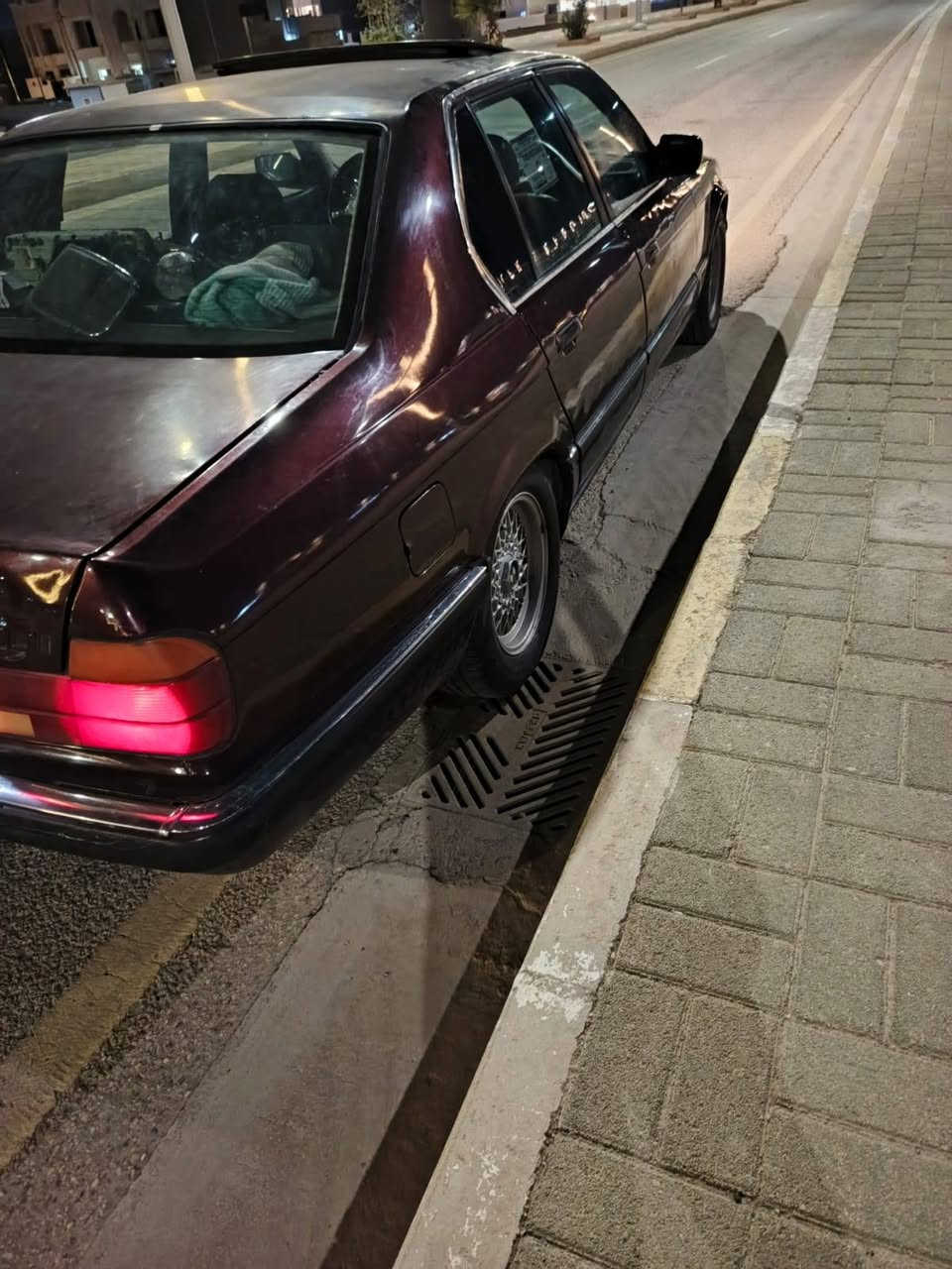 من رخصت الادمن بي ام موديل 91     730رقم بغداد تحويل شوكت ما يعجبك كير مكينه مكفولات رقم بغداد سنويل 27تدفئه تبريد ثلج حداديه كلش حلوه السياره جاهزه من كلشي السعر 60مجالها كلش بصيط ***********
