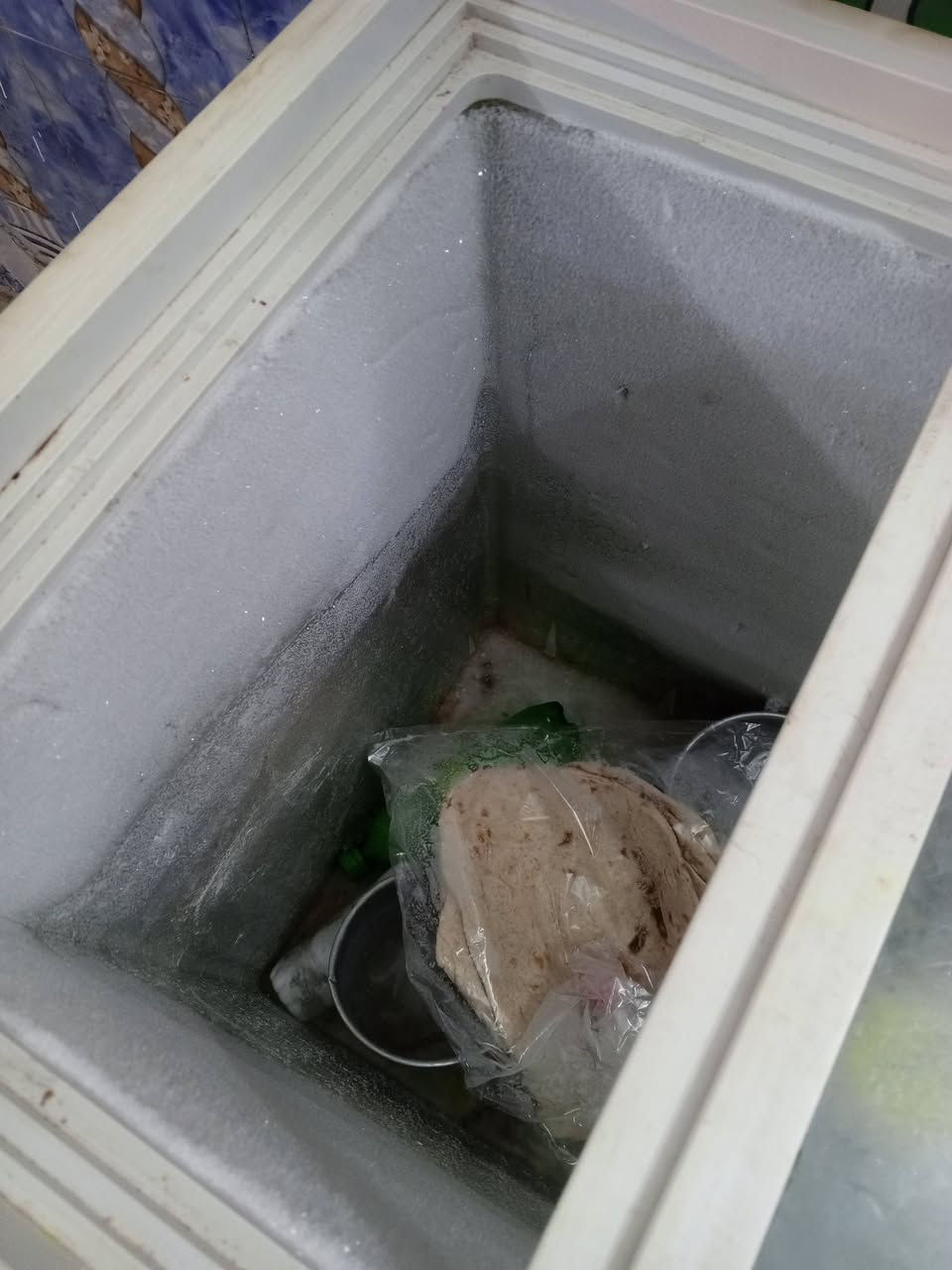 مجمده للبيع زعفرانيه شارع الكهرباء قرب صيدلية زينه علي سعر100وبيه مجال ***********
