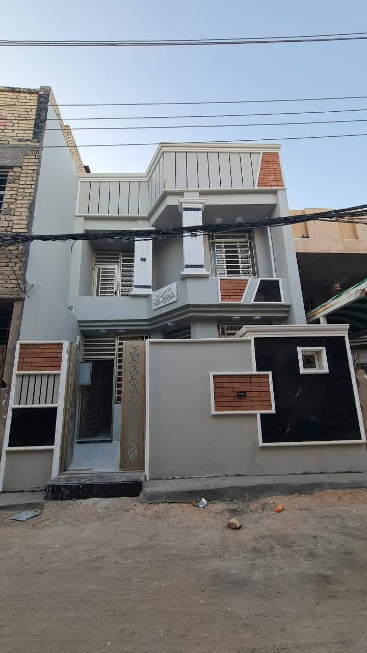 🏡 فرصة مميزة للسكن
السلام عليكم ورحمة الله وبركاته ..
لكل من يبحث عن الهدوء والموقع الممتاز، نعرض لكم عقار متكامل وبسعر جداً مناسب!
📍 الموقع: الچاير   - موقع حيوي وقريب جداً على الشارع العام. 
📜 نوع العقار: طابو (سند 25) تكاتب مباشر مع صاحب الأرض 
✨ تفاصيل البيت:
بناء جديد ونظيف وجاهز للسكن.
يتكون من: (4) غرف نوم واسعة + صالة + استقبال + حمامات ومرافق متكاملة.
💰 السعر: لقطة ومناسب جداً مقارنة بأسعار المنطقة!
👇 السعر التفصيلي: اكتب تم ويجيك على الخاص 
📞 للاستفسار المباشر أو تحديد موعد للمعاينة، اتصل على
***********
