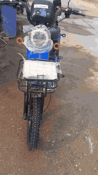 يا الله سلام عليكم شباب عندي دراجة شحن للبيع حجم 20 موديل 2023 بطاريات قبل شهر بدلتهن عقل جديد  ملف اشاير شغاله كفرات تايرات جوبلس سرعه 100 كشن جديد كهربائيات كله شغاله نقص لد لايت عالي السعر 260 بيها مجال مكاني بغداد سريدات القديمه مقابيل منطقة ثعالبه ***********  الاستفسار
