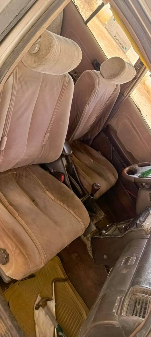 السلام عليكم مارك كربلائي كير عادي محرك ونجي محرك وكير جدد كلش صدرها زين مسمكرة وكامل  فقط صبغ سعرها ٣٠ ورقه قفل مكاني واسط ***********
