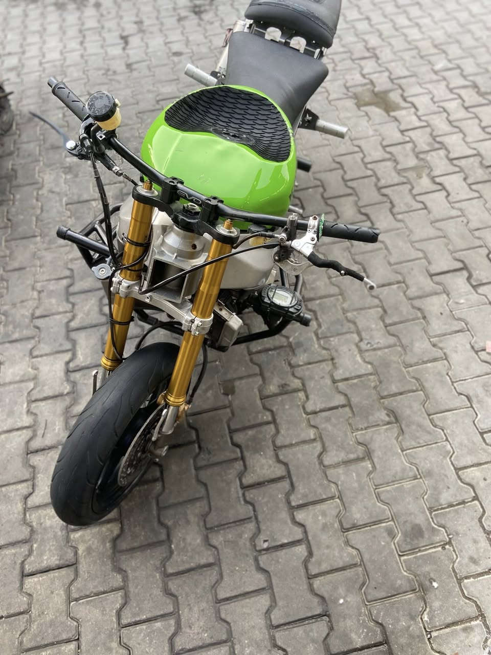 سلام عليكم كاوسكي 2004مال لعب مكفولة مكاني مشتل ***********ب26وبيها مجال
