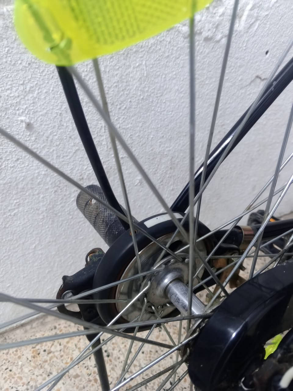 السلامو عليكم باسكل عبد الحليم نوعيتو سانتروس موديل 20 باسكل نضيف نضافه مالو 100 والله وانطيك هوا برغي مامفتوك شرط سعر 100 وبي مجال مكان موصل حي السماح قرب جامع الحمد  ستفسار عل رقم مفتوح ‏‪***********‬‏
