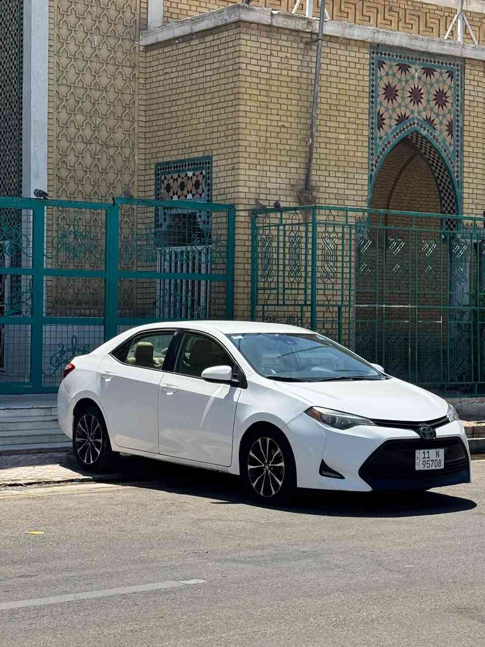 كورلا 2018 امريكي Le
مكينه 1800
فول السياره عدا سلايت والبصمه
بيها جاملغ خلفي وباب كلير وباب تبديل
ارباك بردا واحد فقط وباقي كفاله
سياره بجم كبس صفاحها موس حتى زلغ مابيهن
لون ابيض ثلجي  داخل لونين مميز من الواردات يجي هيج لون  سياره بسمي سنويه رقم هزه كله جديد سنويه لل 31 
سياره جديده ع ايدي مابيها اي نقص صدر كير مكينه تبريد كله كفاله
سياره بيها ويل كب كروم الأصلي وتخم تاير جديد
 ترايها جديد مايحتاج الها مصرف ابد 
 
 مكاني بغداد الاعظميه  السعر 128  للاستفسار ***********

