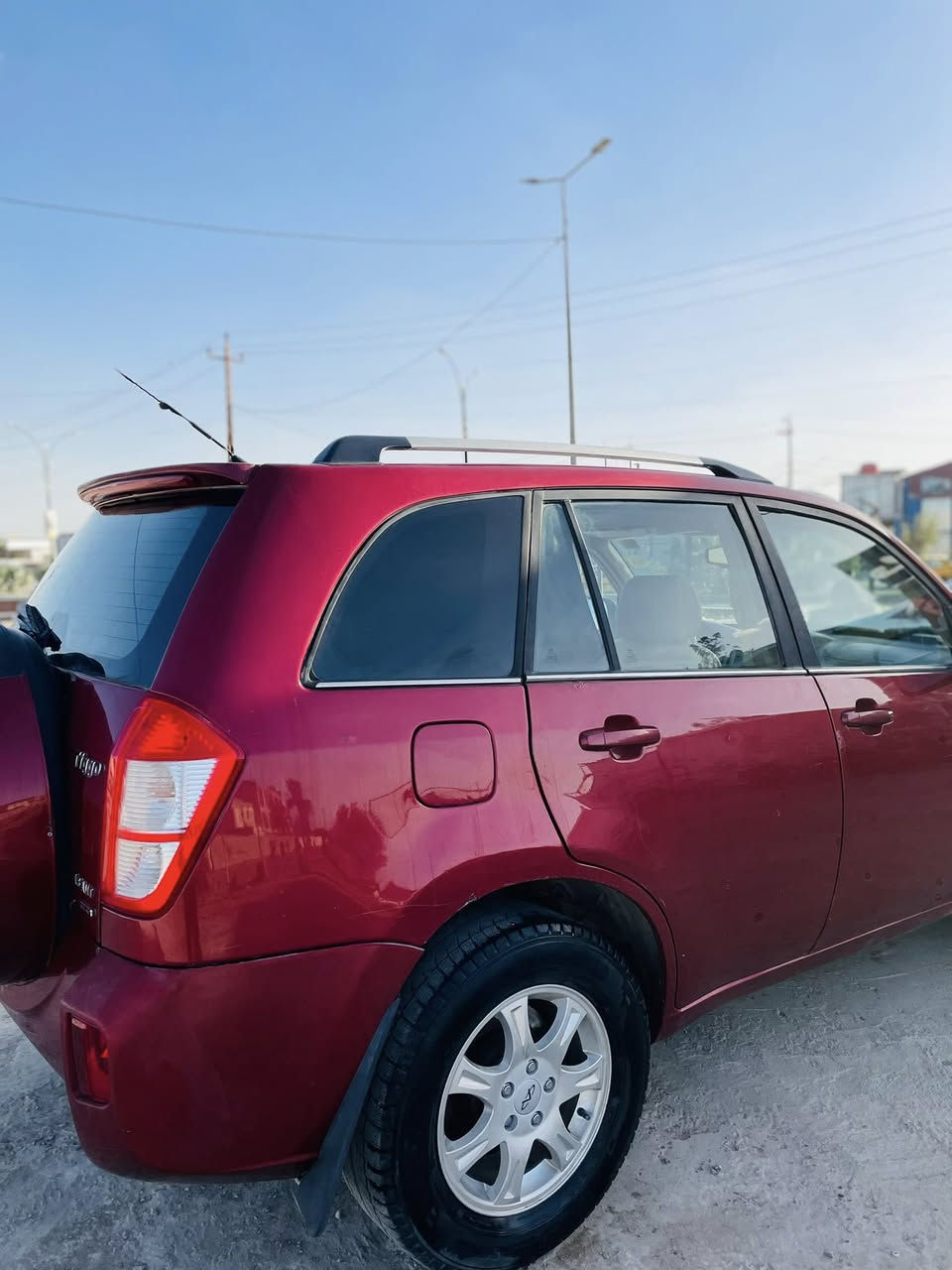 السلام عليكم تيكو موديل 2013 مكفوله كفاله عامه من الظربه والصبغ والخياس والتلكيطات والفتح ماعدا جامغ الامامي بيه صبغ اثر شخطه بلباب كير جديد ومكينه بعدهي عل سحك جديده   محرك 1800 حداديه نظيفه تخم تايرات كهربائيات كلها بلاديه وماملعوب بيها منظومة بانزين كلها مبدلها جديدة عينه وصينيه قبل شهر مبدلهن تبريد تدفئه كلها شغال سنتر لوك كلها شغال ع ريموت فتحه تحكم استيرن مابيها شي مايشتغل ماشيه 110 سنويه بأسمي رقم انكليزي لل 2031  سعرها 49 بيها مجال قليل مكانها ديوانيه الاسكان   للاستفسار***********
