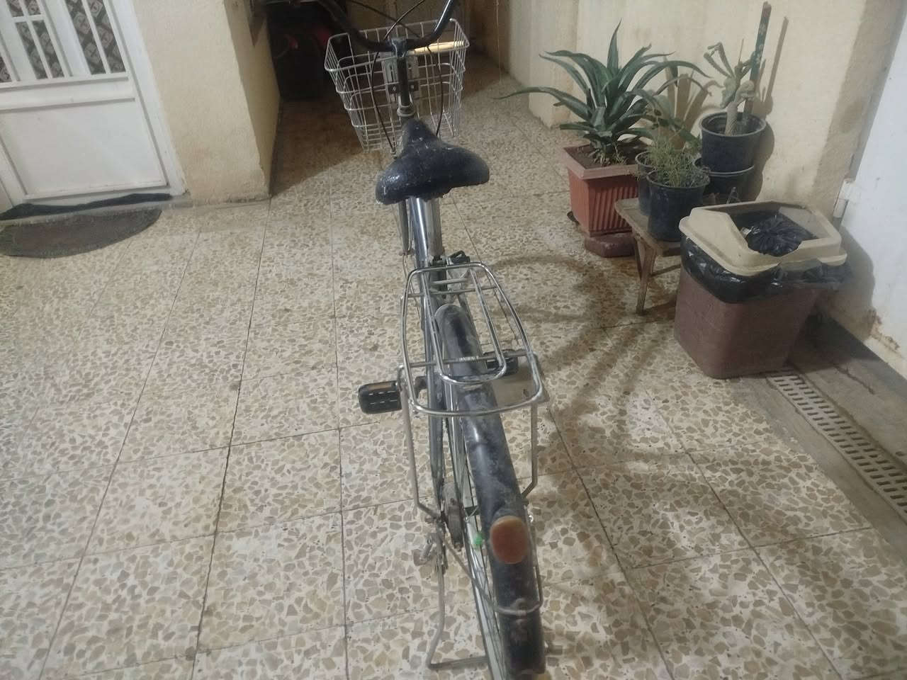 السلام عليكم بايسكل للبيع ٨٠ الف بي مجال الرقم*********** زين القوس
