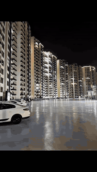 السلام عليكم
شقة استلام جديد للبيع 
مجمع دار السلام السكني -البيجية- شارع مطار المثنى 
مساحة 134 متر 
غرفتين نوم وحدة صغيرة والثانية كبيرة
حمامات 2
صالة كبيرة 
مطبخ 
الشقة جاهزة للسكن فارغة 
الطابق 18 
بلكونات 2 
اطلالة داخلية مميزة على المول التابع للمجمع مباشرة
السعر المطلوب 135 مليون
للتواصل ***********
