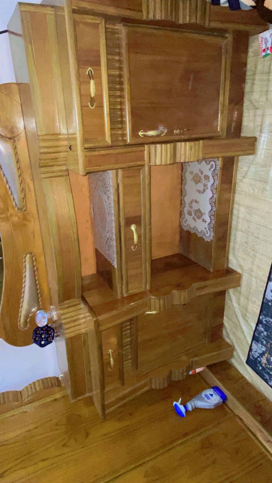 غرفه عراقيه خمس بيبان مصار الي 6 اشهر من اشتريته 
عنوان ميسان 